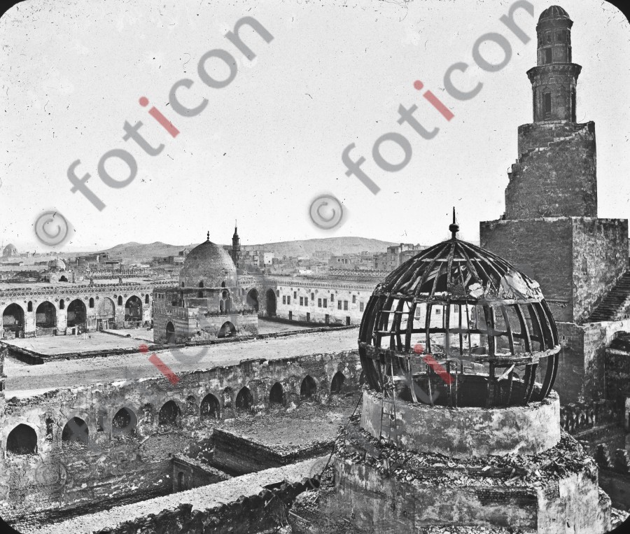 Moschee Ibn Tulum in Kairo | Ibn Tulum Mosque in Cairo - Foto foticon-simon-008-010-sw.jpg | foticon.de - Bilddatenbank für Motive aus Geschichte und Kultur